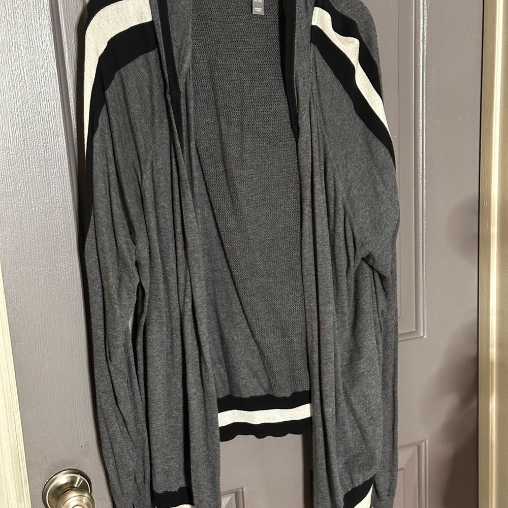 Lisa Rinna Collection Gray and Black Sweater
